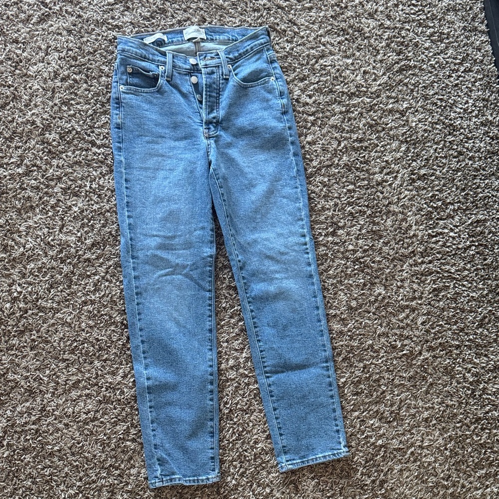 Universal Thread Light Blue Straight Leg Jeans